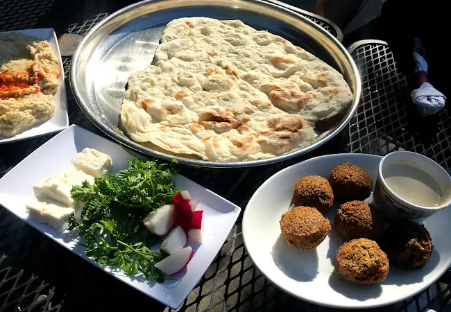 Reza'S Restaurant