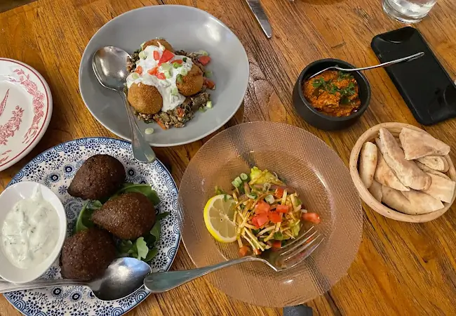 Qanoon Restaurant