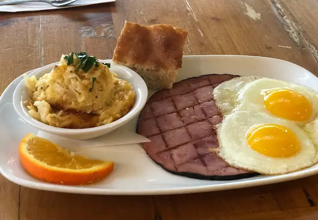Cafe Arta & Pub At Third Place